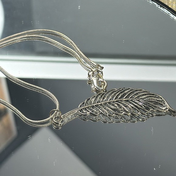 Light As A Feather Pendant Necklace 925 Sterling Silver - Picture 3 of 9